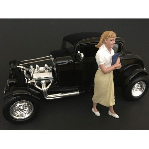 50's Style Figure VIII for 1:24 Scale Models by American Diorama 38258