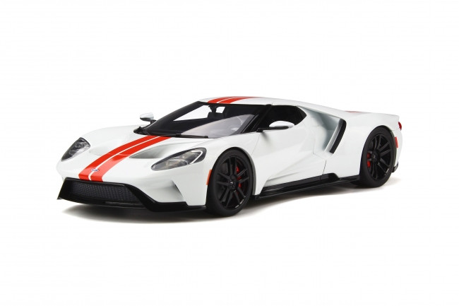 2017 Ford GT White with Red Stripes 1/18 Model Car by GT Spirit