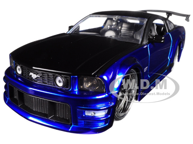 2006 Ford Mustang GT Blue with Black Top 1/24 Diecast Model