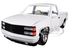 1992 Chevrolet 454 SS Pickup Truck White 1/24 Diecast Model Car Motormax 73203