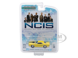 1970 Dodge Challenger R/T Gibbs' Yellow Black Stripes NCIS 2003 TV Series Hollywood Series 1/64 Diecast Model Car Greenlight 44620 D