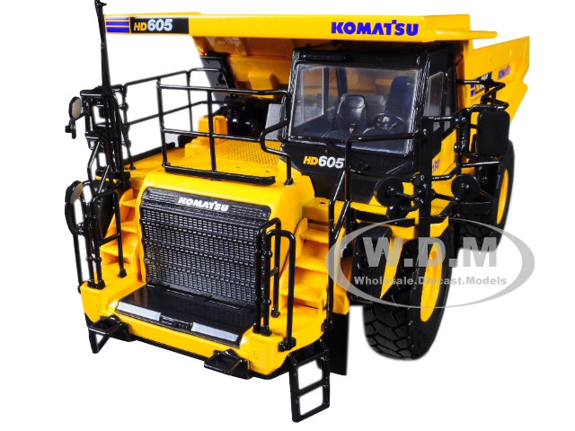 Komatsu HD605-8 Dump Truck 1/50 Diecast Model First Gear 50-3387