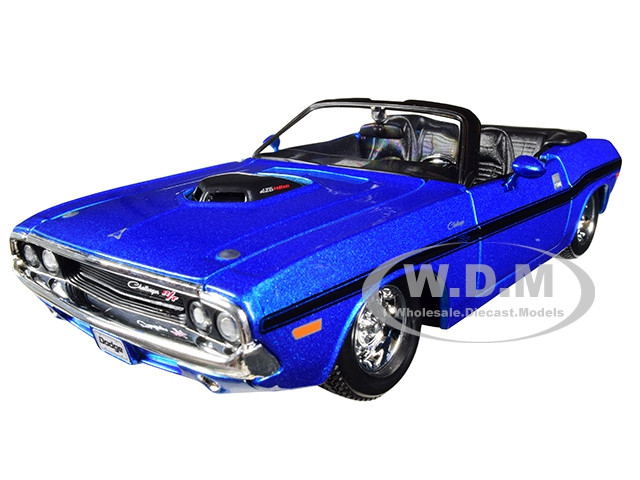 1970 Dodge Challenger R/T Convertible Metallic Blue 1/24 Diecast Model Car  Maisto 31264