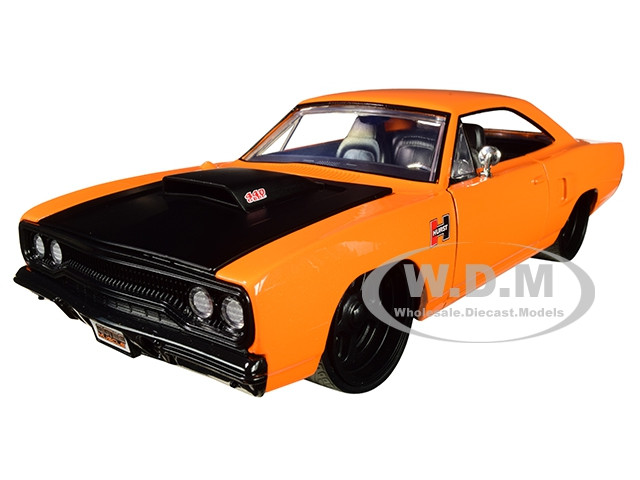 1970 Plymouth Road Runner Orange Black Hood Bigtime Muscle 1/24 Diecast Model Car Jada 31325