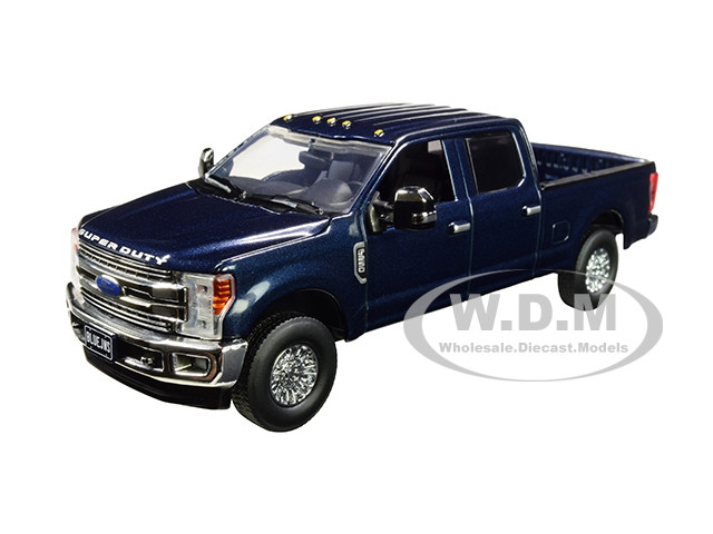 Ford F-250 Crew Cab Super Duty Pickup 