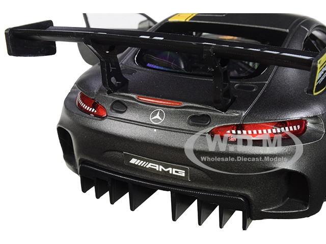 AMG GT3 1/24スケールモデル グレー/イエロー メルセデス・AMG GT3 プレゼンテーションカー (グレー/イエロー