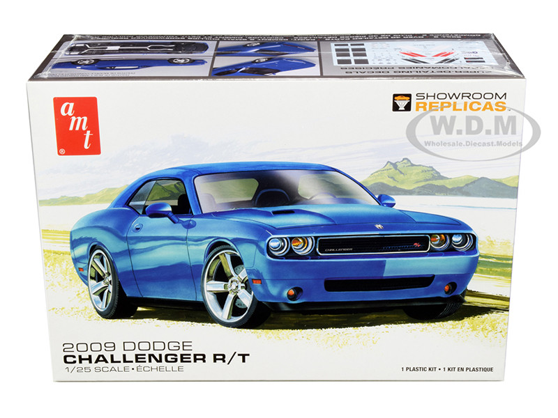 Skill 2 Model Kit 2009 Dodge Challenger R/T 1/25 Scale Model AMT AMT1117 M