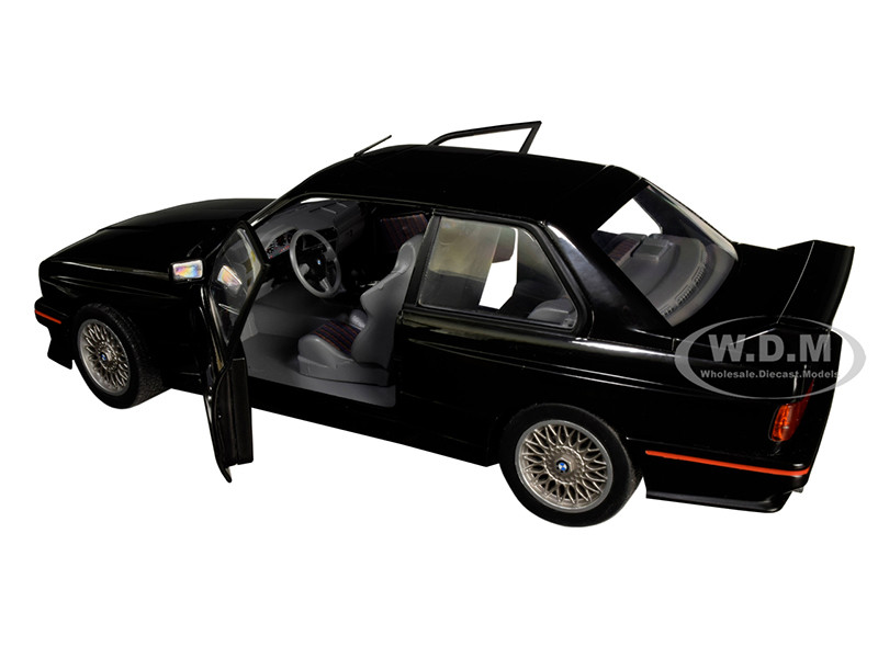 SOLIDO 1801501 Escala 1/18  BMW 3-SERIES M3 (E30) SPORT EVO 1990 BLACK