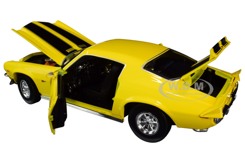 Maisto 1:18 1971 Chevrolet Camaro Orange with Black Stripe 31131 Diecast Model 