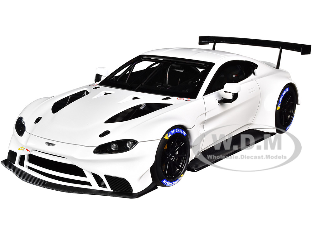 2018 Aston Martin Vantage GTE Le Mans PRO White Carbon Accents 1/18 Model  Car Autoart 81806