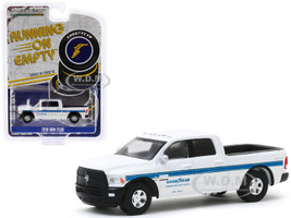 1967 Jeep Jeepster Commando Off Road Good Year 1:64 Scale Greenlight 41110B