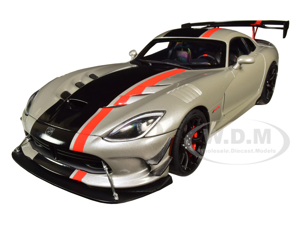 17 Dodge Viper Acr Billet Silver Metallic With Black And Red Stripes 1 18 Model Car By Autoart