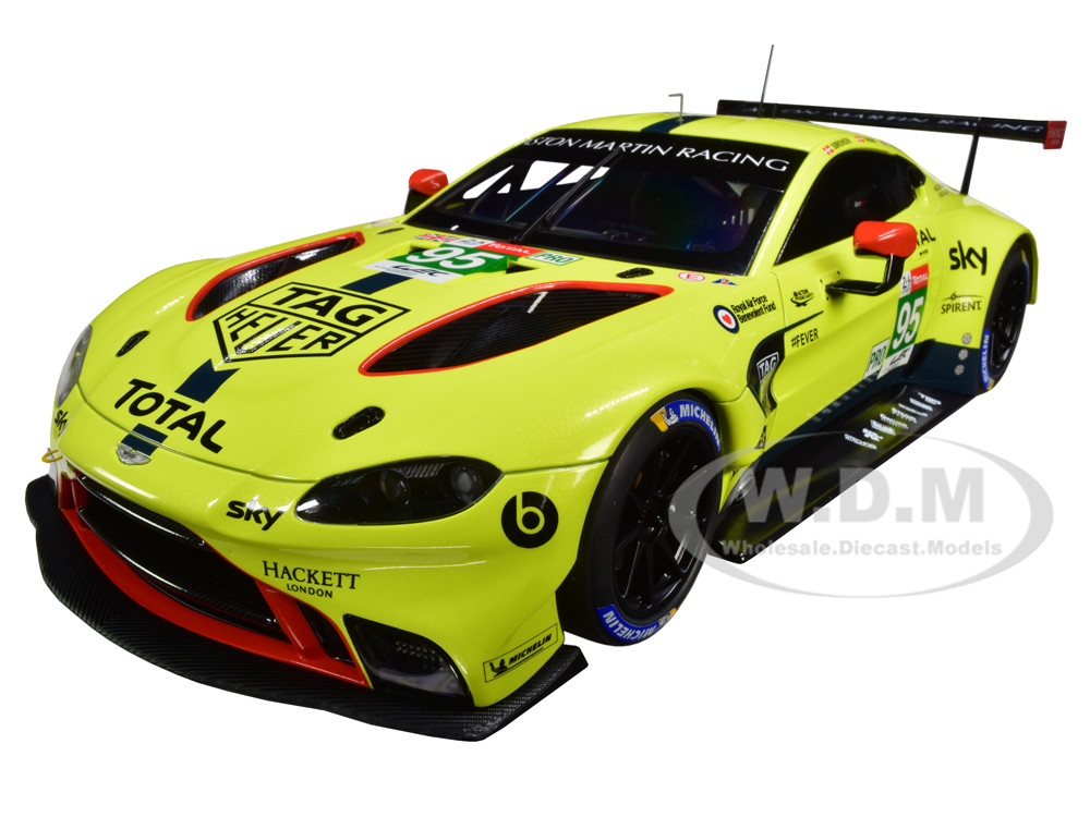 1/18 AUTOart/オートアート ミニカー 模型 Aston Martin DBR9 2台まとめ 【ジャンク】 1/18 オートアート 80503 アストンマーティン DBR9 PLAIN BODY VERSION