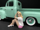 Car Girl in Tee Madee Figurine for 1/18 Scale Models American Diorama 38239
