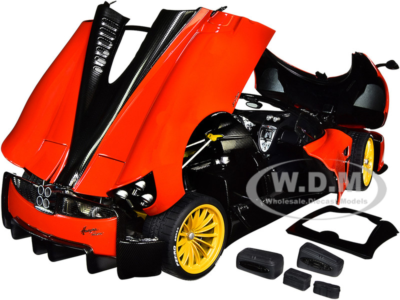 Pagani Huayra Roadster Rosso Monza Red Carbon Luggage Set 1/18