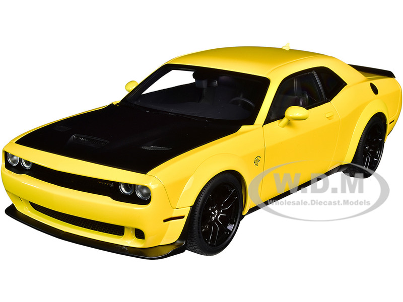 DODGE CHALLENGER SRT HELLCAT WIDEBODY YELLOW 1/18 MODEL CAR BY