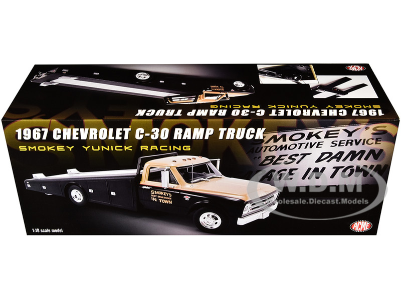 1967 67  CHEVY CHEVROLET C30 RAMP TRUCK GULF RACING 1:64 SCALE DIECAST MODEL CAR