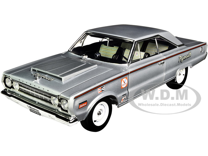 1967 Plymouth Belvedere Lightweight Silver Bullet Limited Edition 564 pieces Worldwide 1/18 Diecast Model Car ACME A1806704