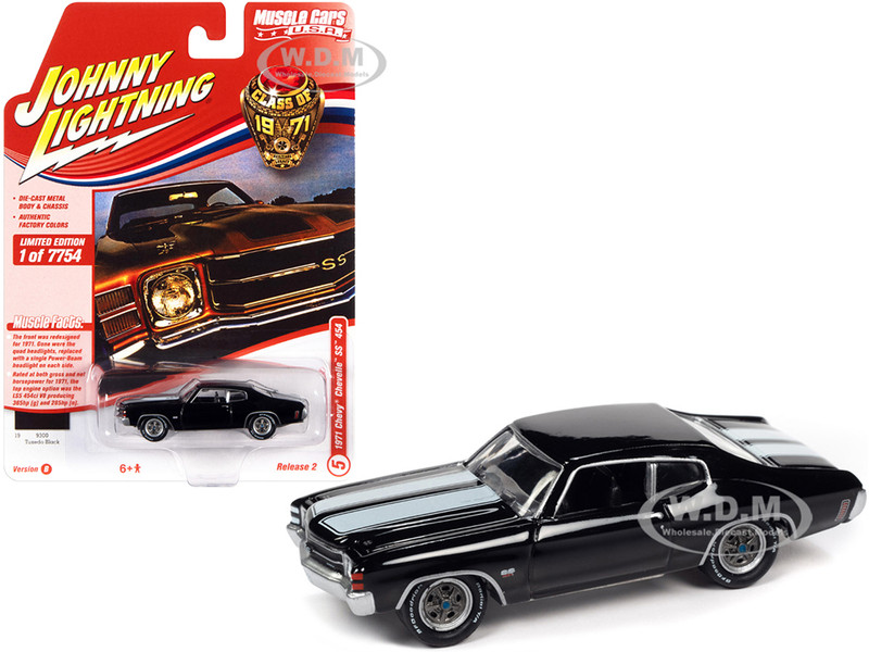 1971 Chevrolet Chevelle SS 454 Tuxedo Black White Stripes Class of 1971 Limited Edition 7754 pieces Worldwide Muscle Cars USA Series 1/64 Diecast Model Car Johnny Lightning JLMC026 JLSP154 B