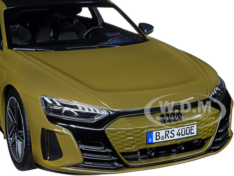 2021 Audi RS E-Tron GT Olive Green Metallic Carbon Top 1/18