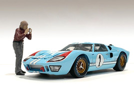 Race Day 1 Figurine II for 1/18 Scale Models American Diorama 76284