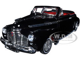 1941 Chevrolet Special Deluxe Convertible Black Red Interior Low Rider Collection 1/24 Diecast Model Car Welly 22411