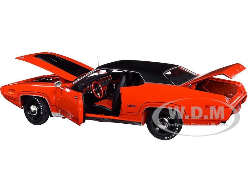 1971 Plymouth GTX 440+6 Hardtop Tor Red With Black Top And Black Stripe "Class Of 1971" "American Muscle 30th Anniversary" (1991-2021) 1/18 Diecast Model Car By Auto World -Closeout Items Sales AMM1268 2 81082.1647457173.800.600