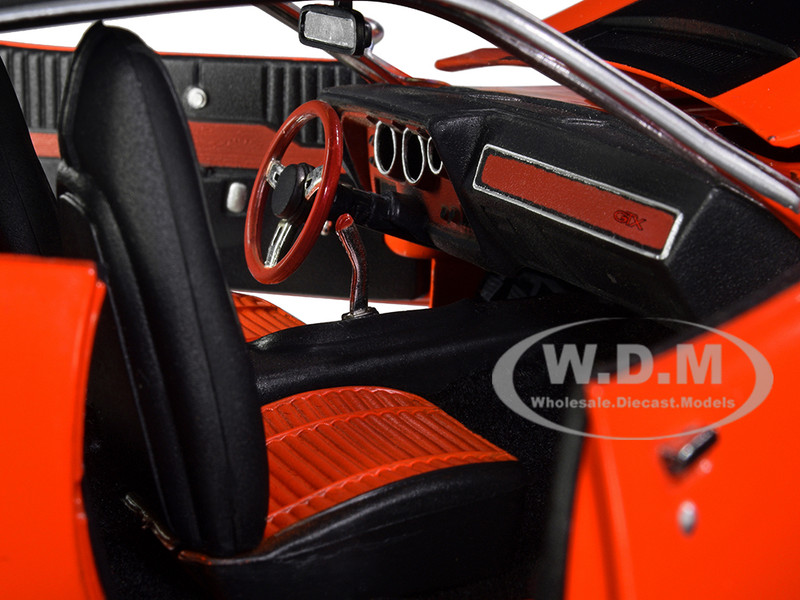 1971 Plymouth GTX 440+6 Hardtop Tor Red With Black Top And Black Stripe "Class Of 1971" "American Muscle 30th Anniversary" (1991-2021) 1/18 Diecast Model Car By Auto World -Closeout Items Sales AMM1268 4 25101.1647457148.800.600