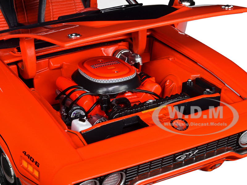 1971 Plymouth GTX 440+6 Hardtop Tor Red With Black Top And Black Stripe "Class Of 1971" "American Muscle 30th Anniversary" (1991-2021) 1/18 Diecast Model Car By Auto World -Closeout Items Sales AMM1268 5 08930.1647457149.800.600