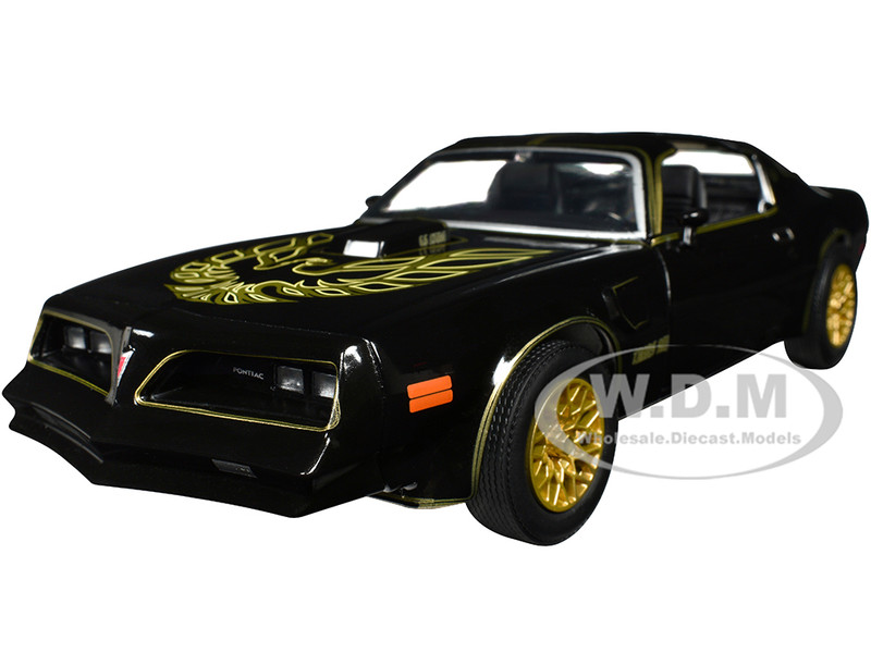 1977 Pontiac Firebird Trans Am T/A Starlite Black Golden Eagle Hood and Stripes 1/24 Diecast Model Car Greenlight 84036