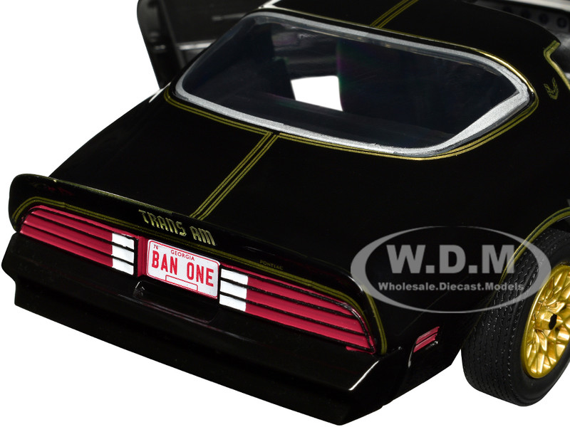 1977 Pontiac Firebird T/A shops Black W/Eagle Graphic 1/18