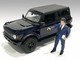 The Dealership Male Salesperson Figurine for 1/24 Scale Models American Diorama 76407