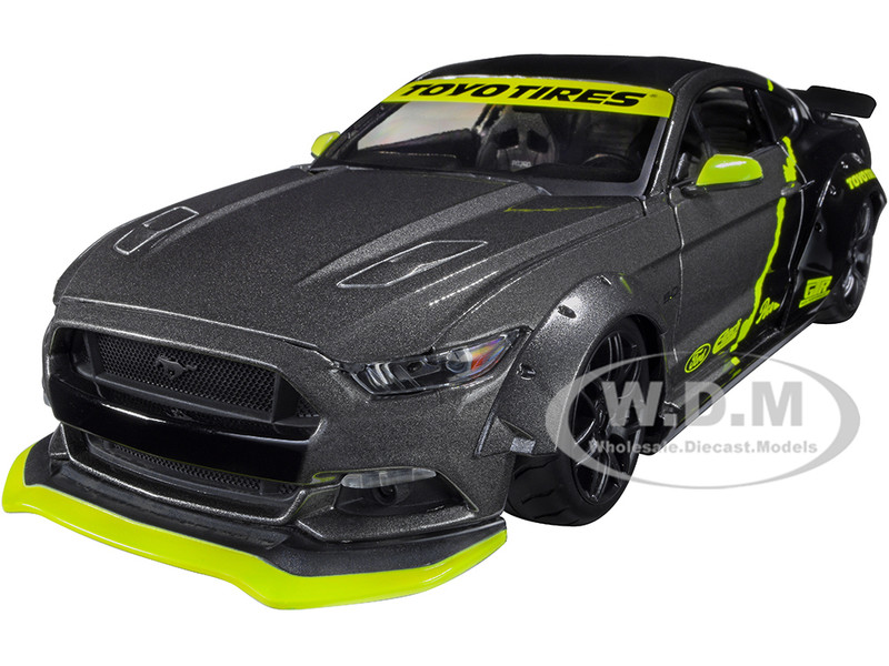 2015 Ford Mustang GT 5.0 Gray Metallic Black with Graphics Modern Muscle Series 1/18 Diecast Model Car Maisto 32615