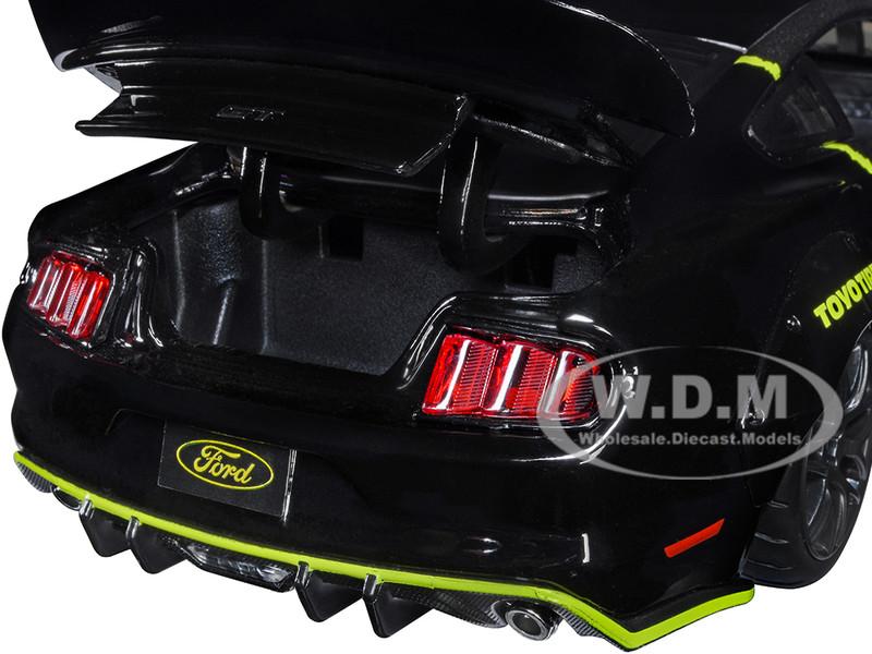 2015 FORD MUSTANG GT 5.0 GRAY MET. & BLACK 1/18 DIECAST MODEL CAR