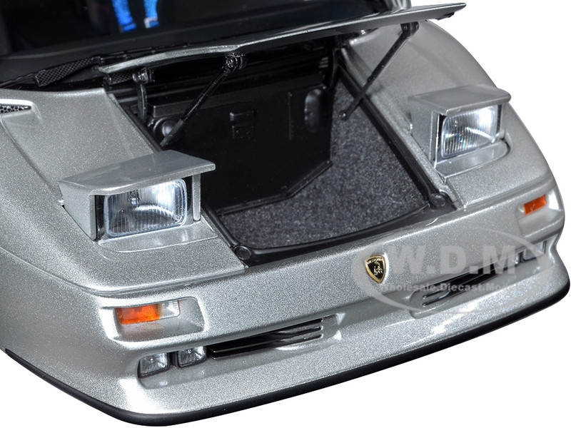 Lamborghini Diablo SE30 Jota Titanio Silver Metallic 1/18 Model