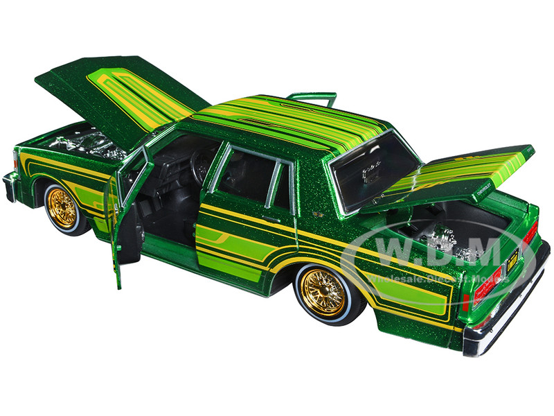 1987 Chevrolet Caprice Green Metallic with Graphics Lowriders Classic  Muscle Series 1/26 Diecast Model Car Maisto 31044