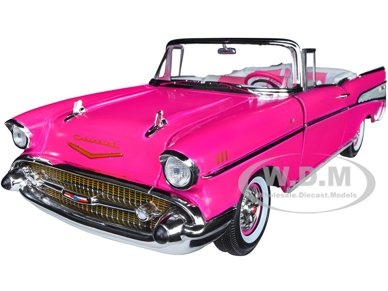 バービー　シェビーベルエア1957 1/18 Auto World 1:18 - Barbie 1957 Chevrolet Bel Air Convertible