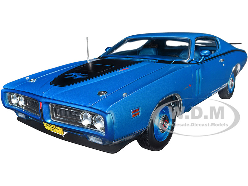 1971 Dodge Charger R/T 426 Hemi Blue Metallic Black Stripes Class of 1971 1/18 Diecast Model Car Auto World AMM1274