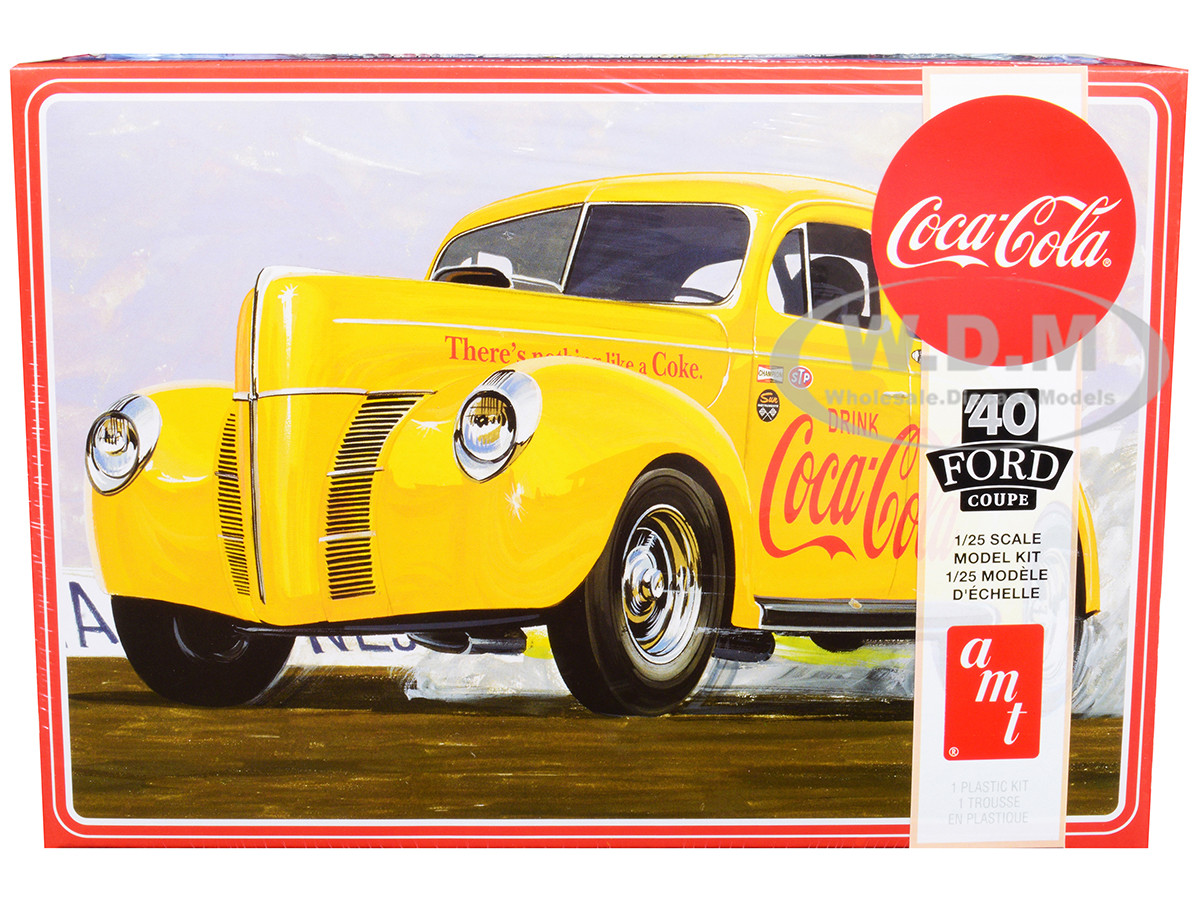AMT 1/25 1940 フォード クーペ プラスチックモデルキット AMT1141 mxn26g8 AMT 1940 Ford Coupe 1:25 Scale Model Kit | Auto World Store