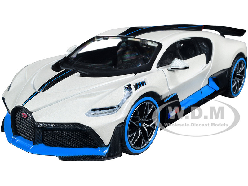 Bugatti Divo Satin White Metallic with Carbon and Blue Accents Special Edition 1/24 Diecast Model Car Maisto 31526w
