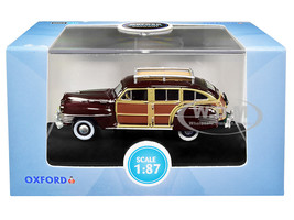 1942 Chrysler Town and Country Woody Wagon Regal Maroon Roof Rack 1/87 HO Scale Diecast Model Car Oxford Diecast 87CB42001