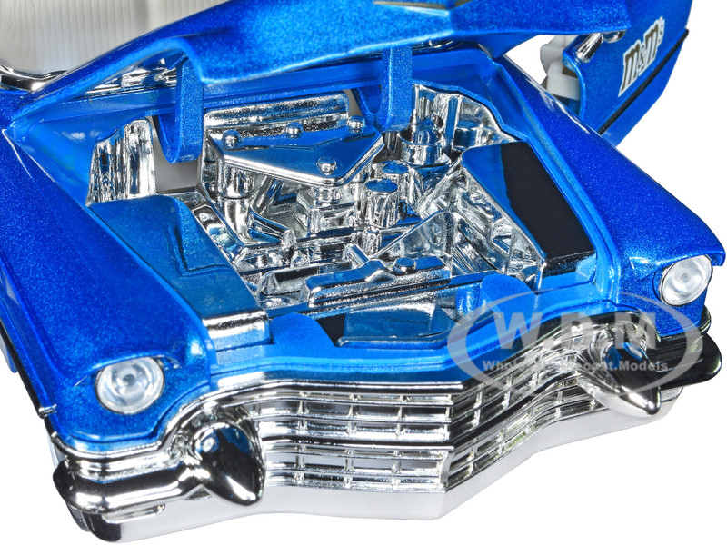 Jada Toys 1/24 - Cadillac Eldorado with M&M's Blue Figure - 1956