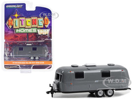 1971 Airstream Double Axle Land Yacht Safari Custom Travel Trailer Gray Hitched Homes Series 14 1/64 Diecast Model Greenlight 34140D