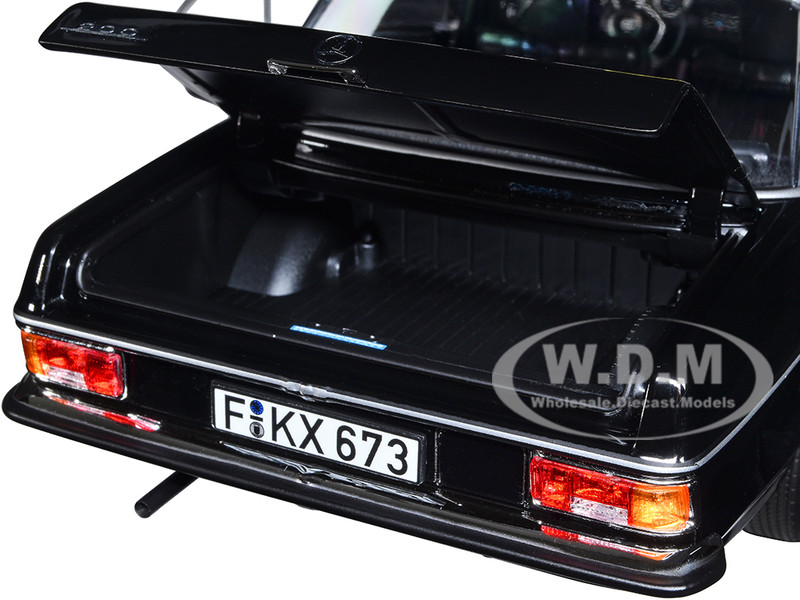 1/18 Norev ノレブ メルセデス ベンツ 200 タクシー 1968年 Amazon.com: NOREV 1/18 - Mercedes-Benz 200 Taxi -1968-183776