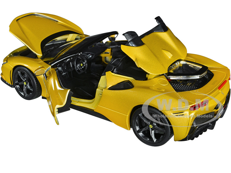 FERRARI SF90 SPIDER GOLD 1/18 DIECAST MODEL CAR BY BBURAGO 16016