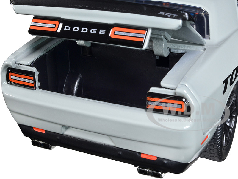 Jada 1:24 Tom & Jerry 2015 Dodge Challenger Hellcat with