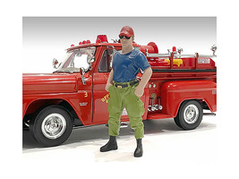 Firefighters Off Duty Figure 1/24 Scale Models American Diorama 76421