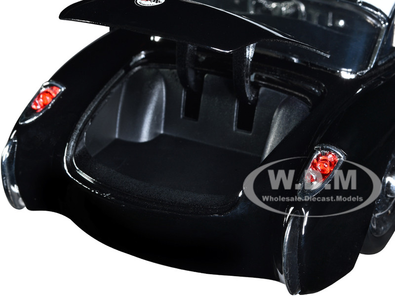 その他 Wolfman&1957 Chevrolet Corvette Universal Monsters Wolfman and 1957 Chevrolet Corvette 1