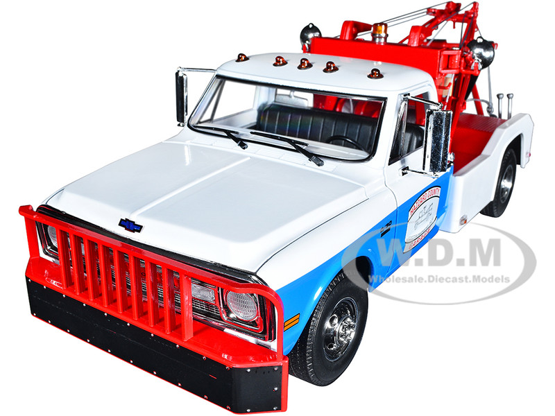 1969 Chevrolet C-30 Dually Wrecker Tow Truck White Blue Hazzard County Garage 1/18 Diecast Model Car Greenlight 13622