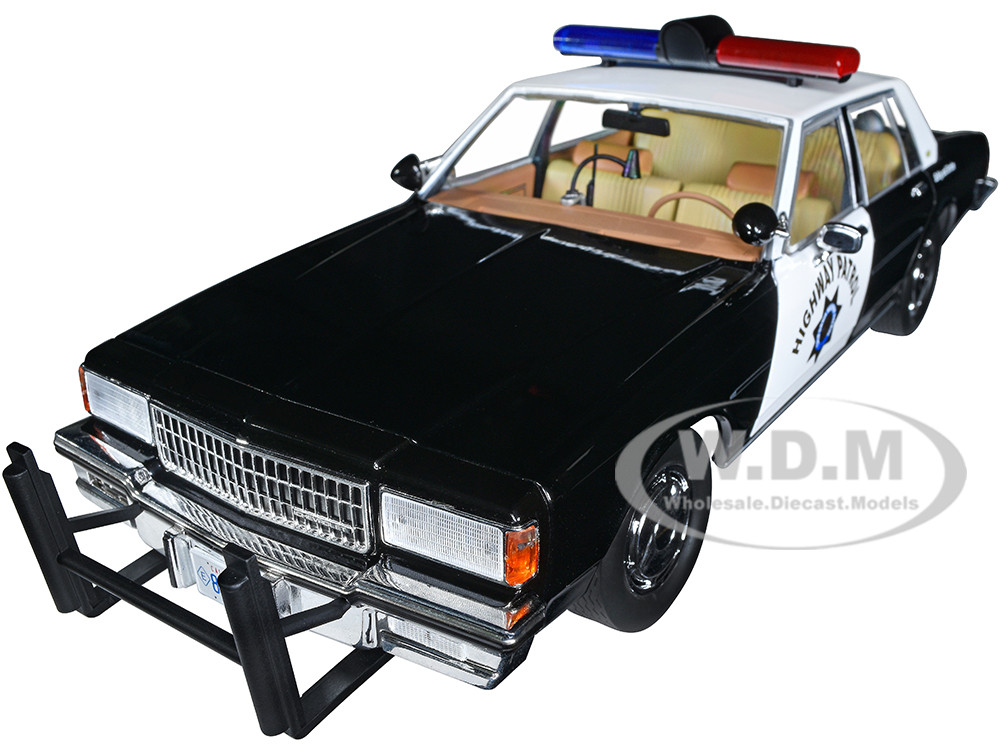 1989 Chevrolet Caprice Police Black and White "California Highway Patrol"  "Artisan Collection" 1/18 Diecast Model Car by Greenlight